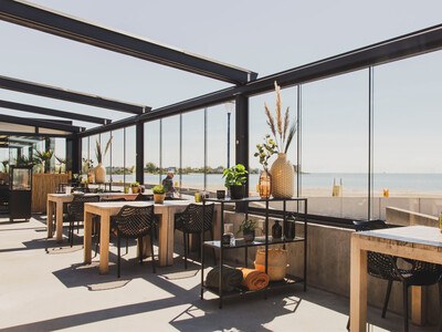 Kom langs en beleef een heerlijke dag in ons Strandhuys Makkum. 